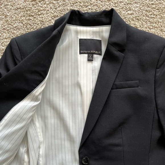 Banana Republic black blazer size 2 - Picture 2 of 7